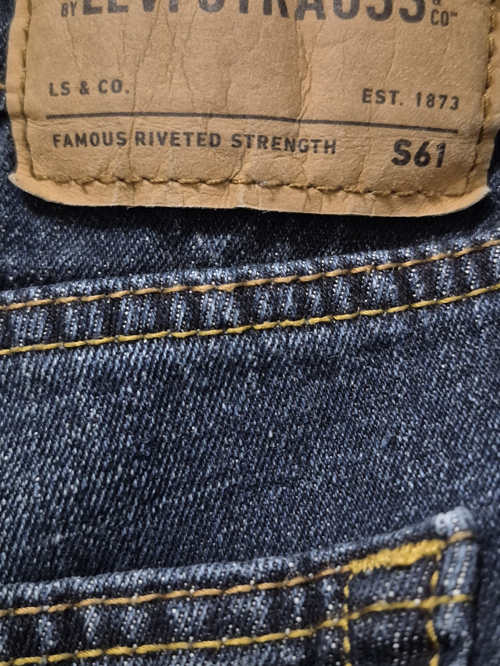 Levi's Men's Dark Blue Denim Jeans - S61 Relaxed 38×30